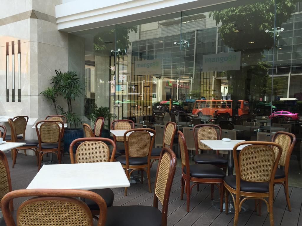 Khách sạn Arnoma Bangkok