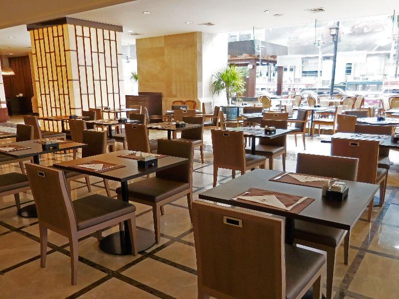 Khách sạn Arnoma 4*