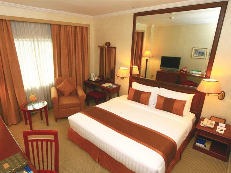 Khách sạn Arnoma Bangkok